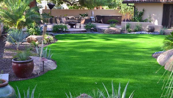 thảm cỏ giả trang trí sân vườn