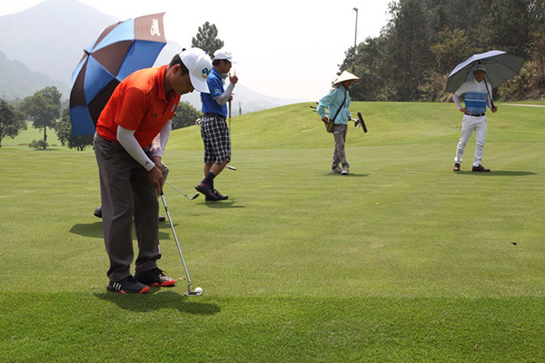 Môn thể thao golf dành cho giới nhà giàu