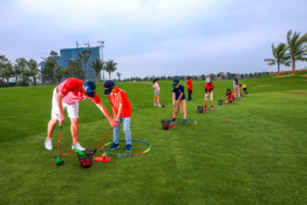  tập golf ở Hà Nội miễn phí sân tập 5 sao