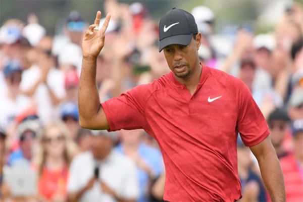 Cùng Tiger Woods bứt phá giành vé dự Ryder Cup